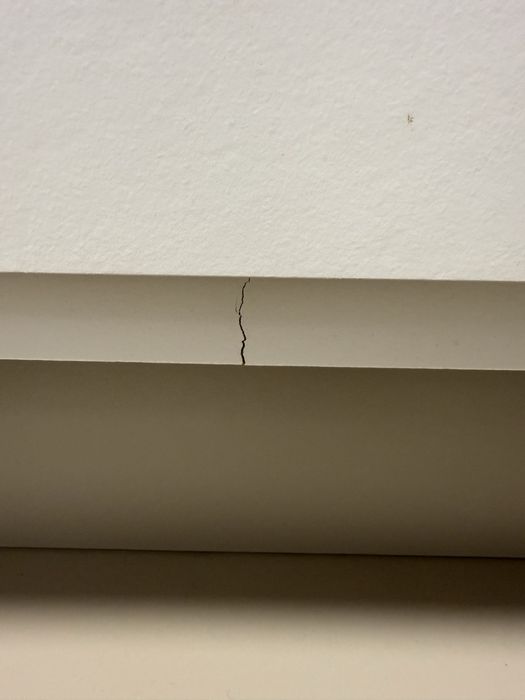 Cómoda Malm do ikea com tampo em vidro