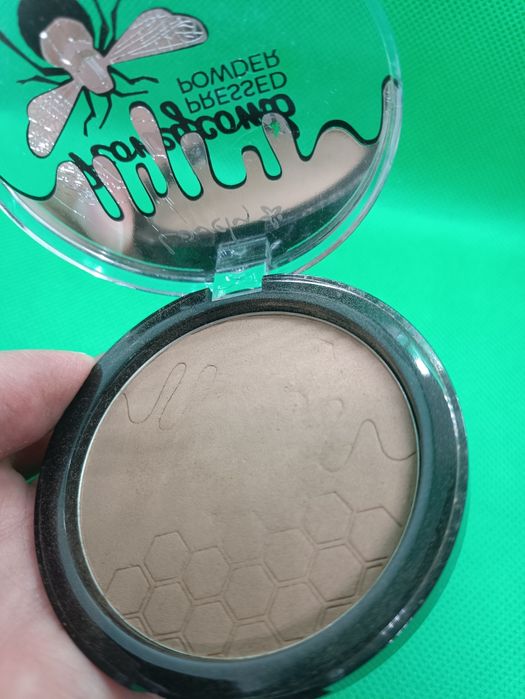 Bronzer lovely honeycomb pressed powder