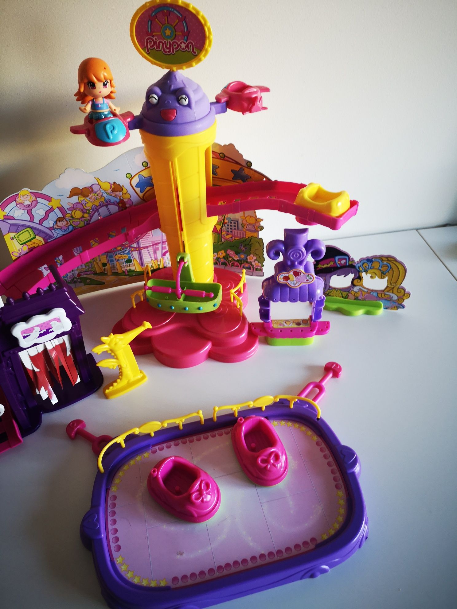 Jogos da Poli - Polly Pocket na montanha russa jogo 