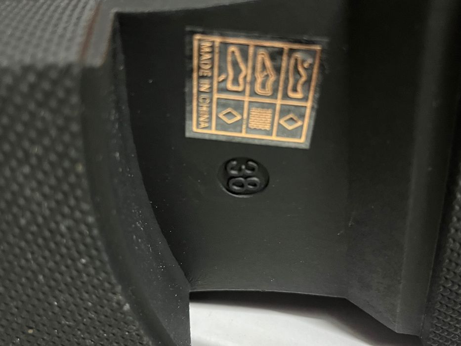 Botas novas tamanho 38 de mulher