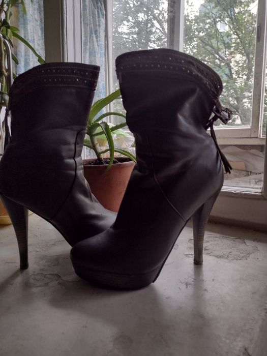 Продам кожанные ботильоны р38
