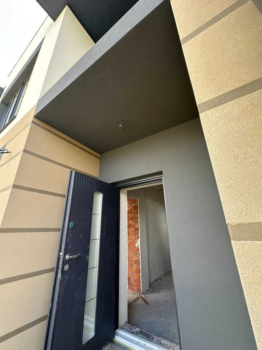 Продаж ГОТОВОГО до ремонту таунхауса 130м2 з гаражем та ділянкою