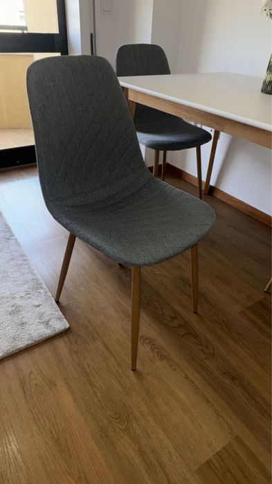 Mesa com 3 cadeiras - nova