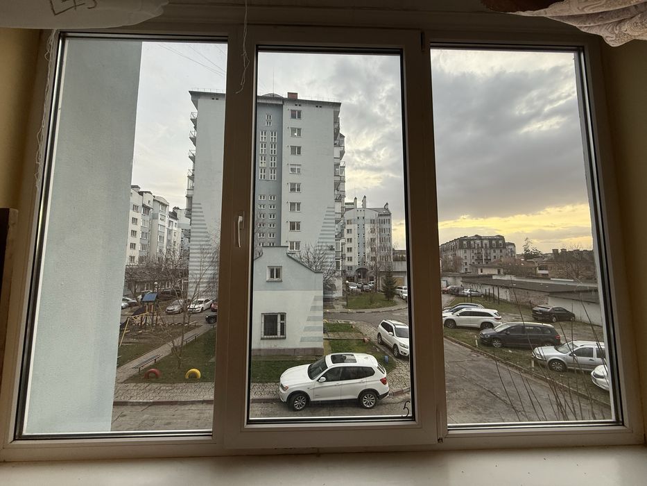 Металопластикове вікно і підвіконники