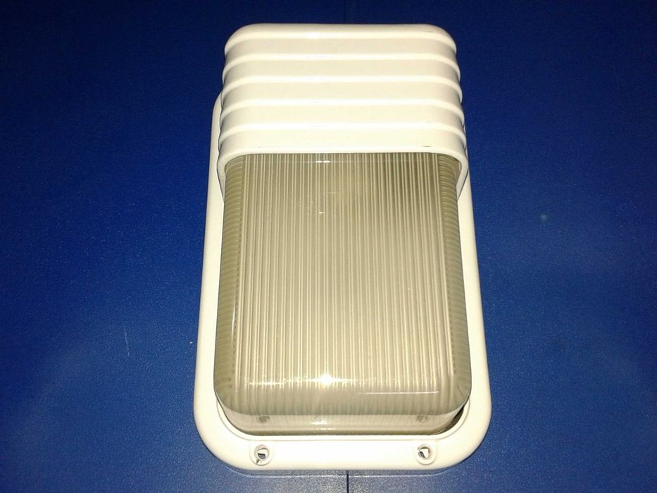 3 apliques exteriores brancos