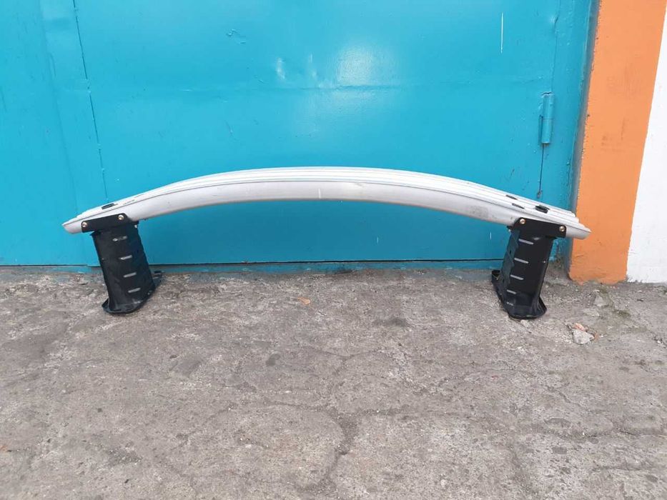Усилитель перед  бампера верхний Toyota Prius 50 Prime 5202147120