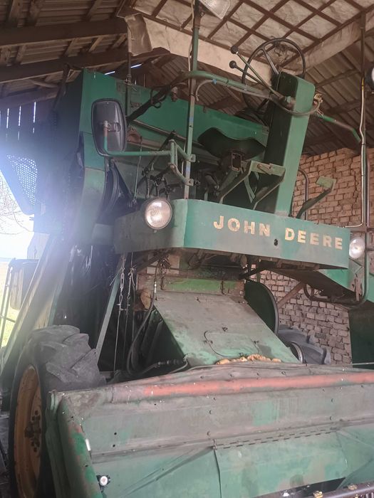 Продам комбайн , John Deere 330.