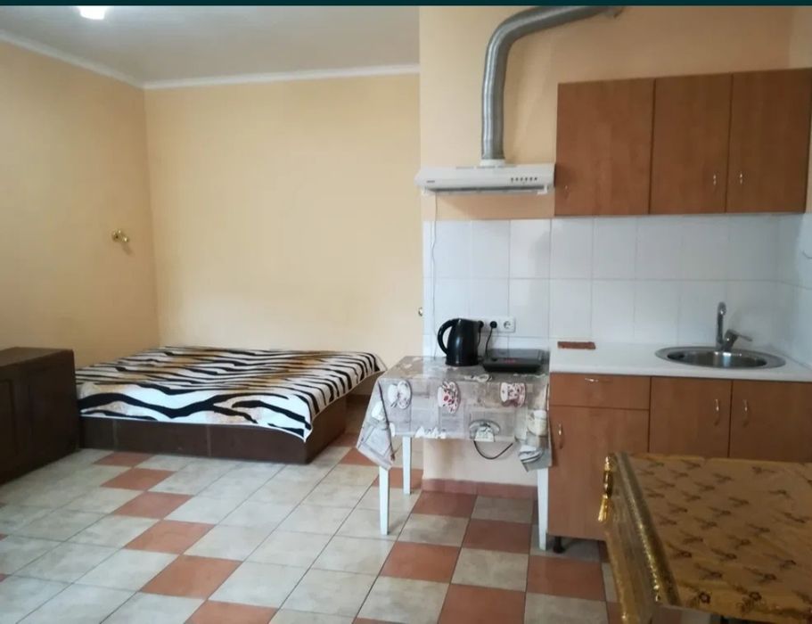 Сдам 1к кв-студию ,посуточно/помесячно, ул Долгая/Дача Ковалевского