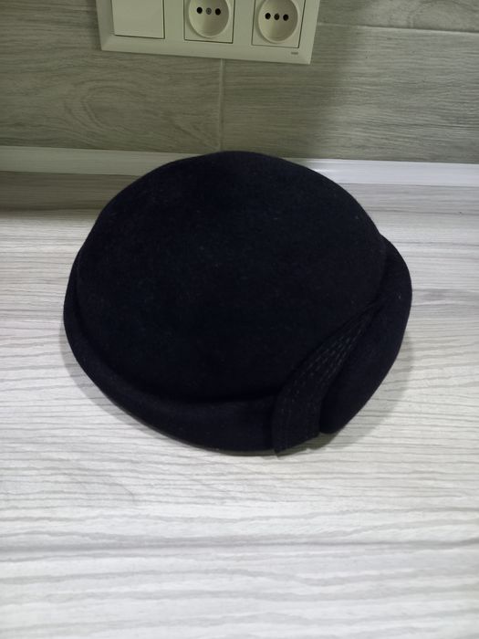 Фетрова жіноча шляпа