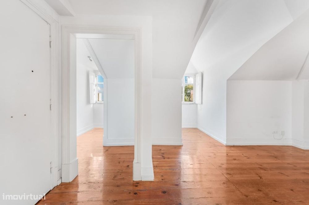 Apartamento T2 + 1 com vista, Estrela, Lisboa