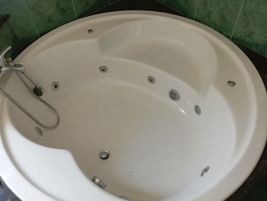 Banheira hidromassagem redonda
