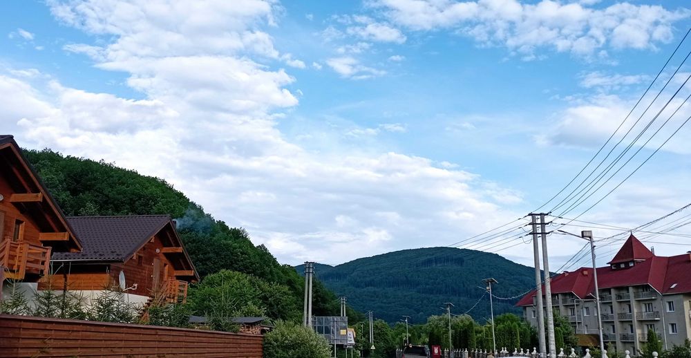 Продаємо сучасний будинок курорт Поляна