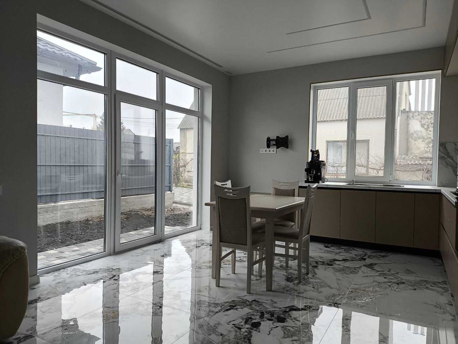 Новый дом в центре Нерубайска, общ 90 м, 3 комнаты. Рядом Усатово.