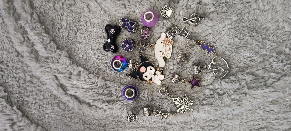 DIY bransoletki  dla fanów Kuromi,