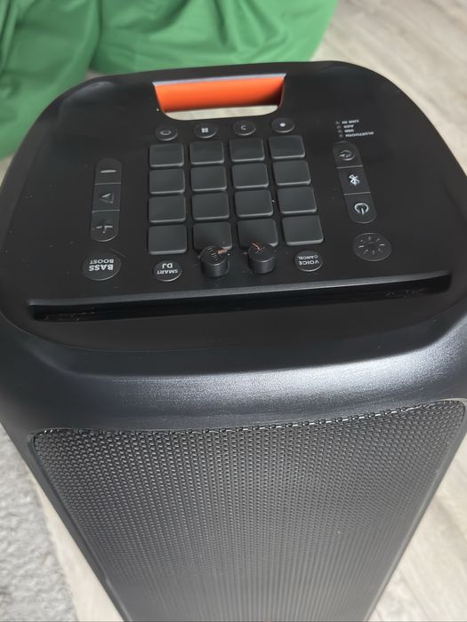 JBL 1100 в ідеальному стані,без сколів та подряпин!