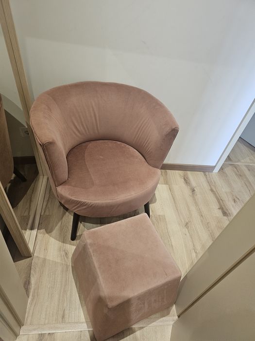 Poltrona com repousa pés