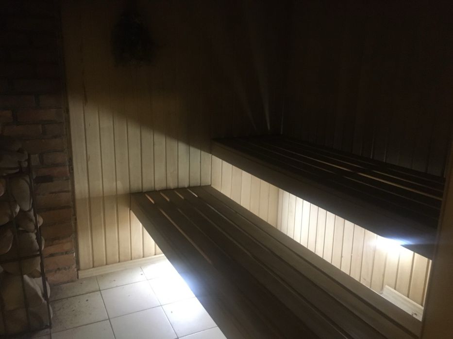 Дом  4 комнаты с бассейном