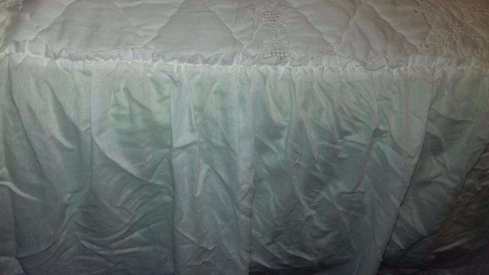 Edredon em branco com fronhas