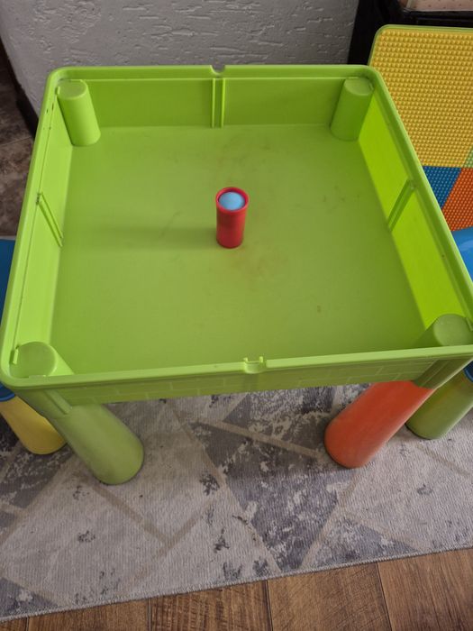 Lego стіл і два стільчики Tega Baby.