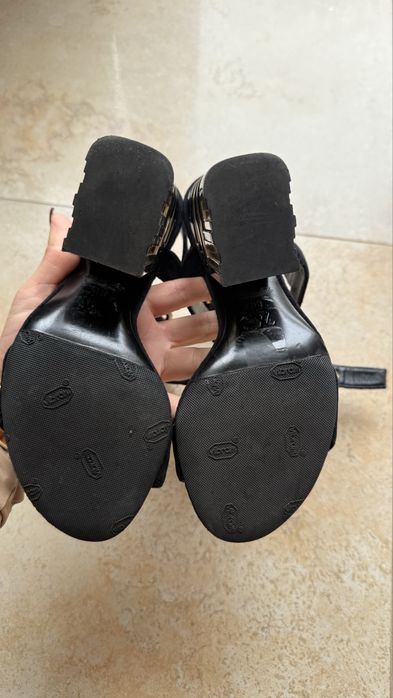 Louis Vuitton оригінал босоніжки 39 розмір