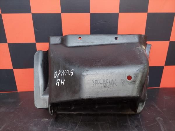 Estribo / degrau TOYOTA Dyna Chassis (KD_, LY_, _Y2_, _U3_, _U4)