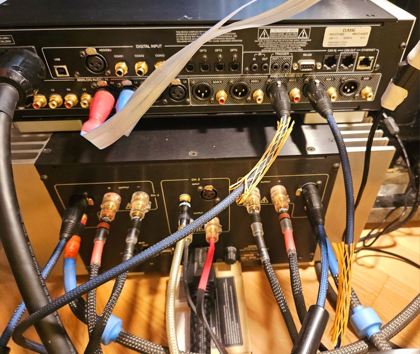 Підсилювачі Classe CA-3200 / Classe Cp-800.