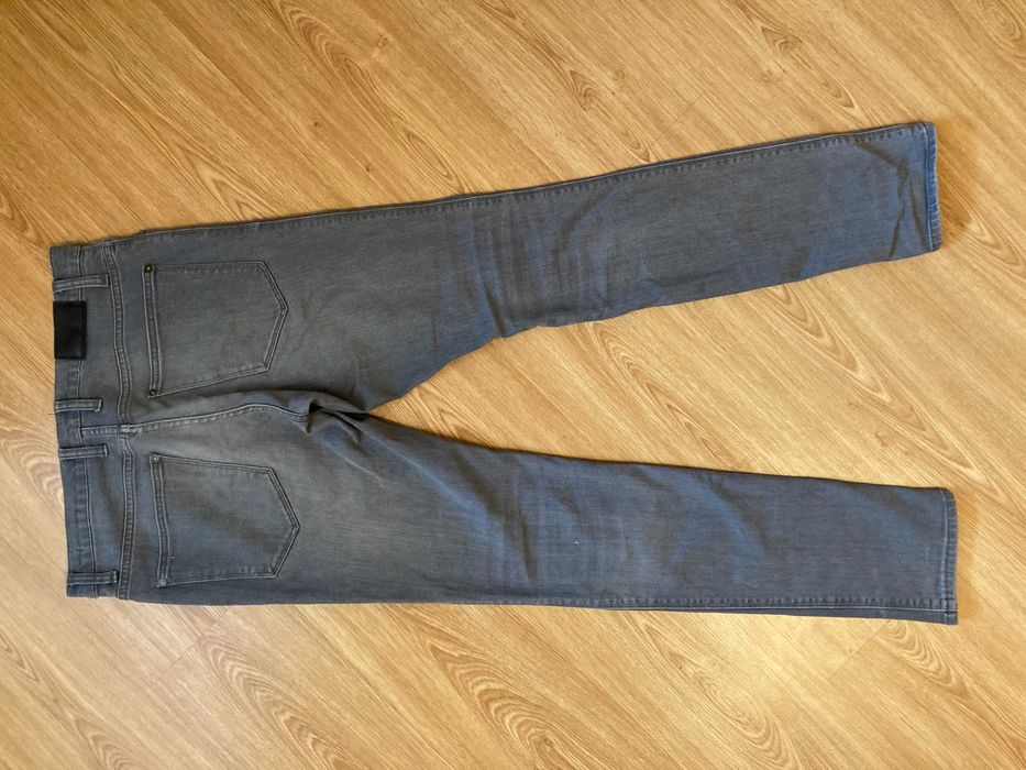 Фірмові джинси іспанського бренду Mango в хорошому стані.