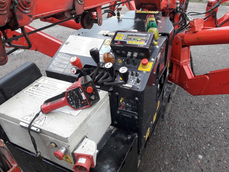 Mini żuraw Unic URW 295 CDE, diesel -el , dźwig , pająk na gąsienicach