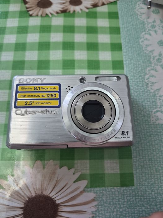 Цифровой фотоаппарат Sony dsc s780