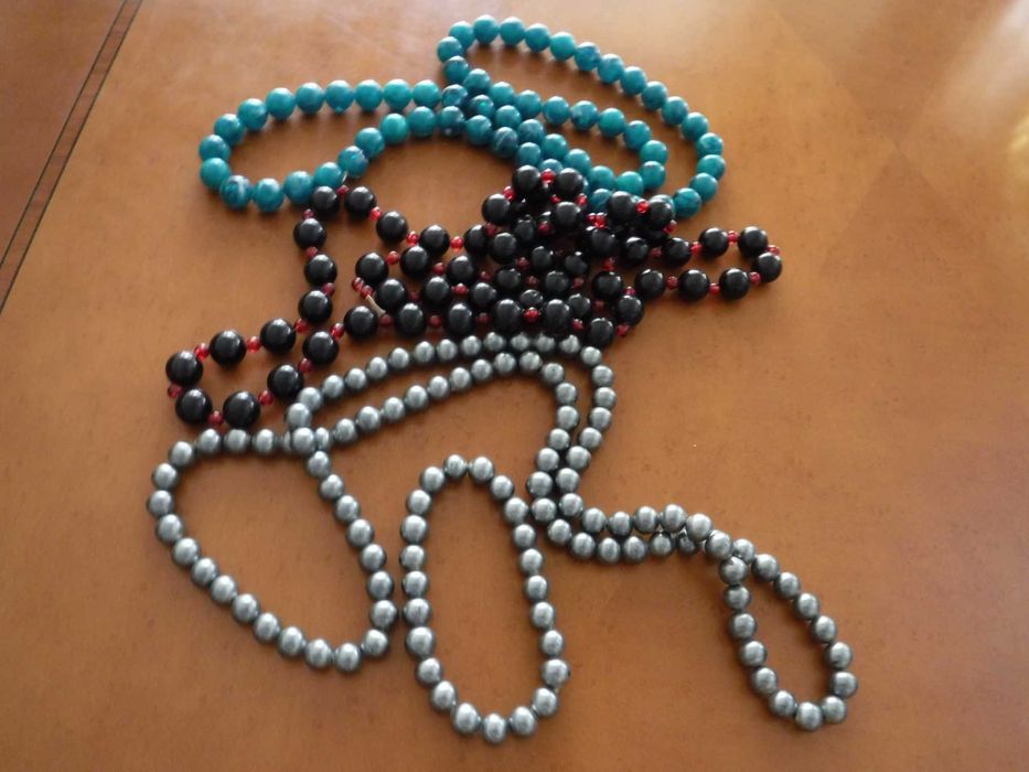 Colares fantasia verde, preto laranja, cinzento, dois ou mais