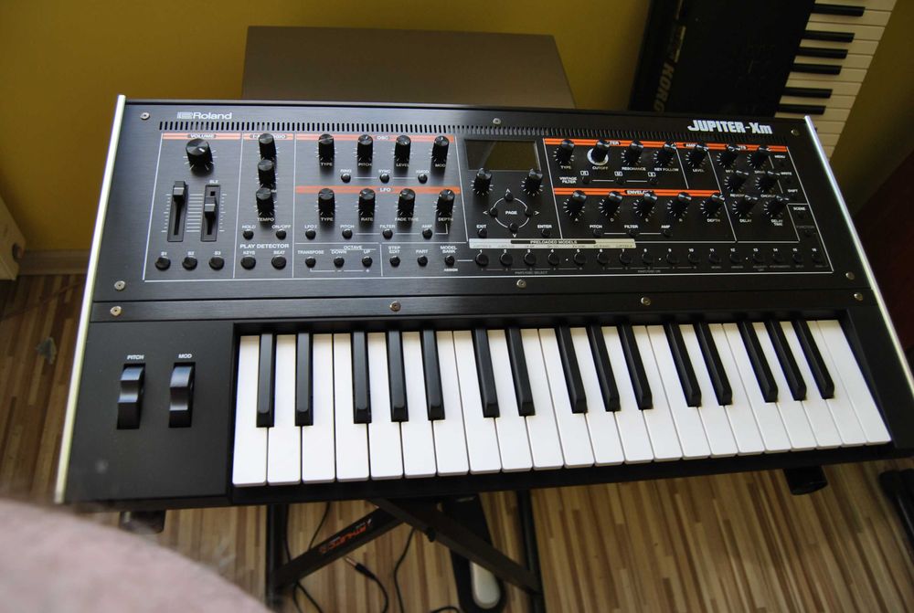 【ほぼ未使用品】ROLAND JUPITER X Roland JUPITER-X (中古)
