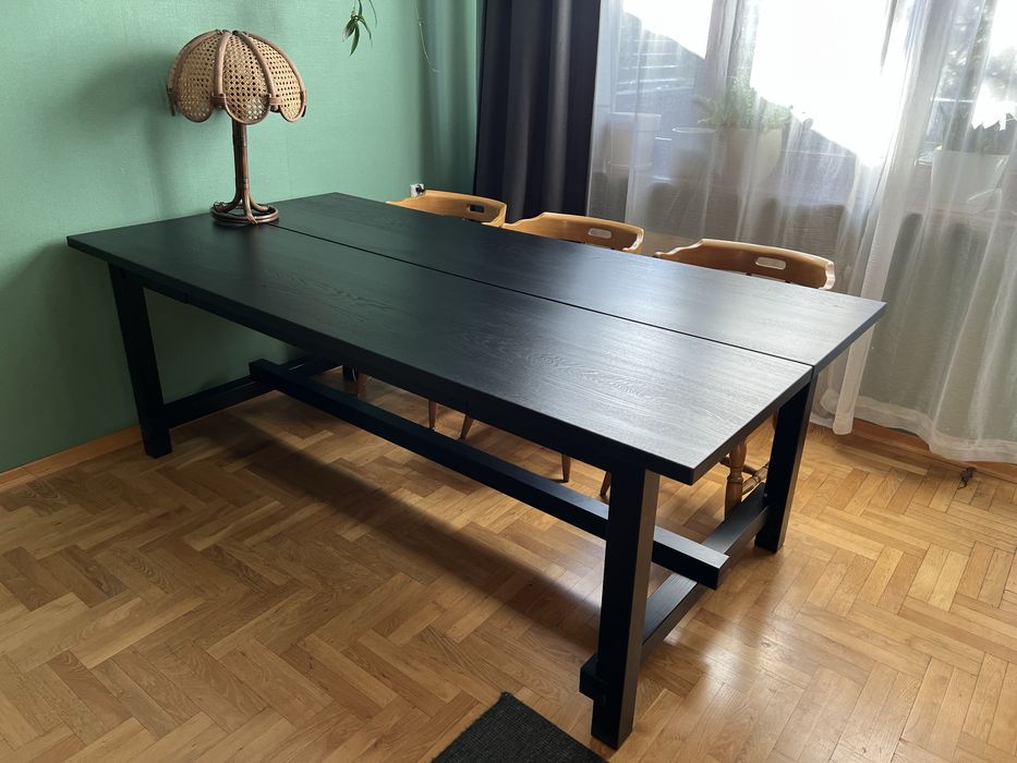 Duzy drewniany czarny stol ikea