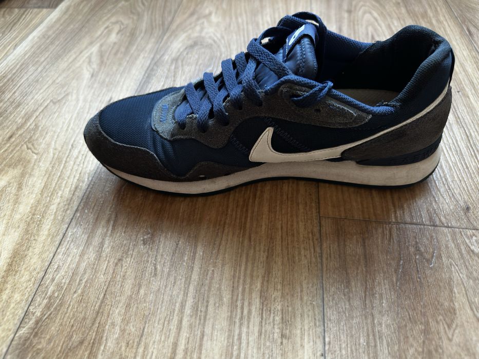 Кроссовки nike venture runner