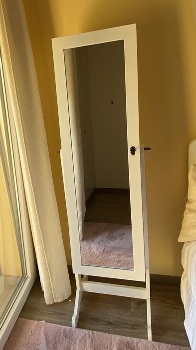 Espelho com arrumação