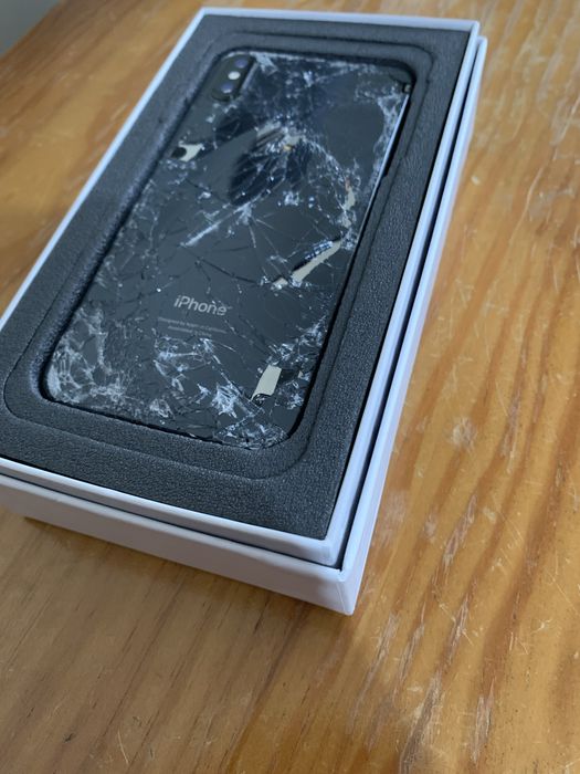 iPhone X para peças ou conserto.