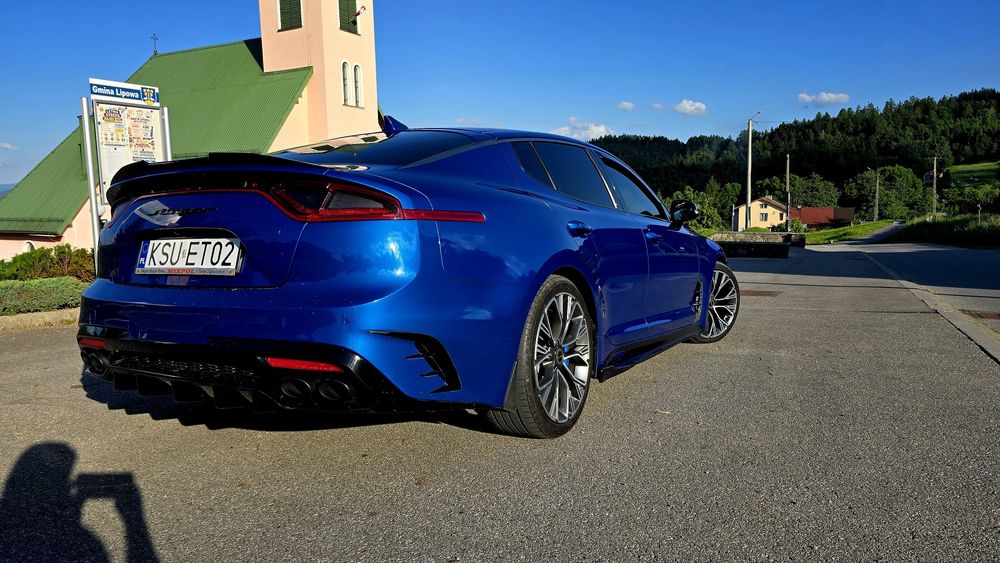 KIA stinger 3.3v6 AWD