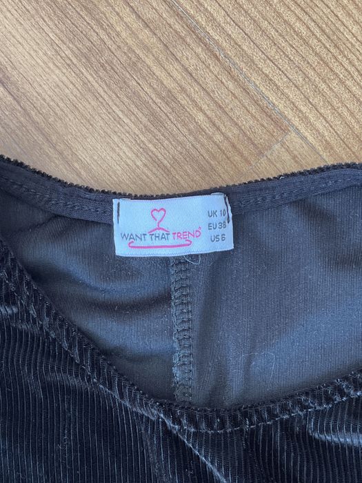 Віддам чорний сарафан на дівчинку