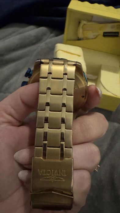 Relogio invicta dourado