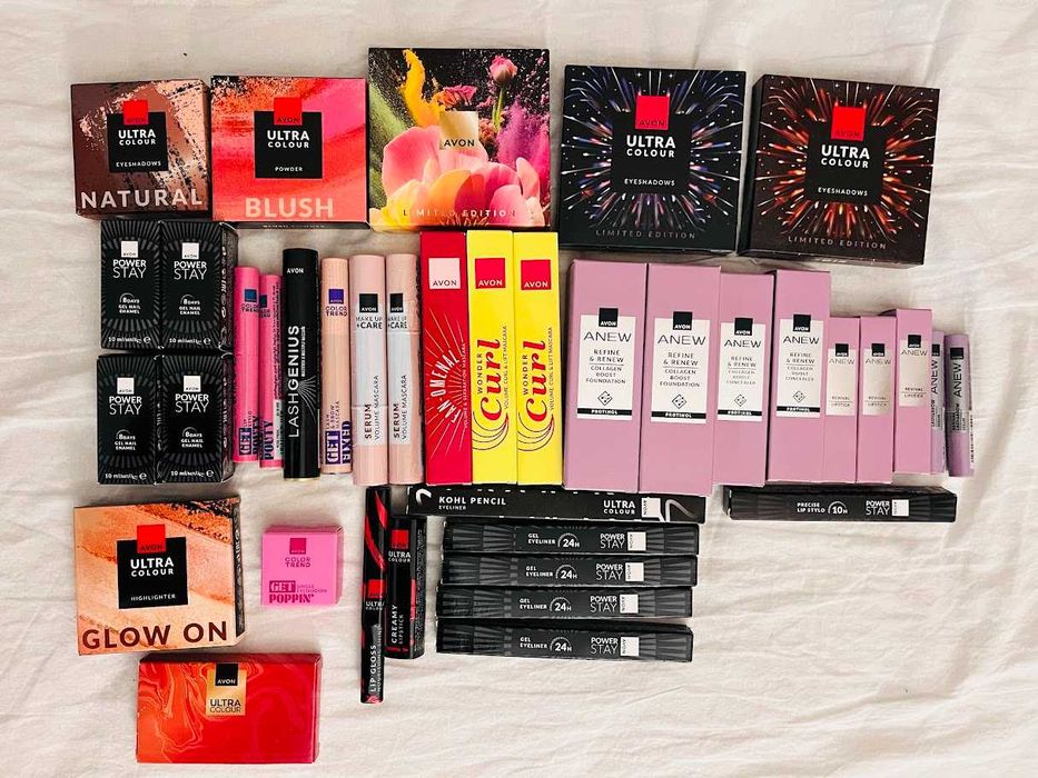 avon zestaw kosmetyki kolorowe makijaż tusz szminka cienie podkład korektor lakier tusz