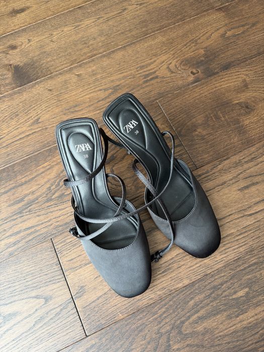 Босоніжки Zara 38 розмір