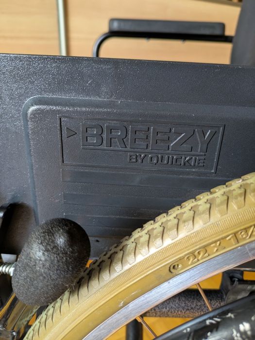 Інвалідний візок Breezy by Quickie( Sunrise Medical, Велика Британія)49 см, надувні колеса, гальма
