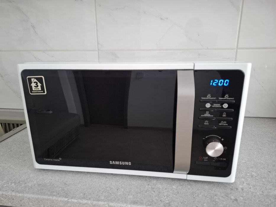 Мікрохвильова піч Samsung MG23F301TCW