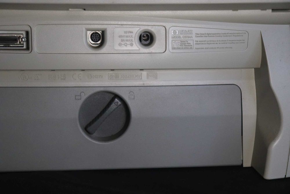 Impressora All-in-One HP OfficeJet 665 usada