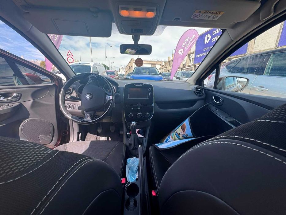 Renault Clio em muito bom estado