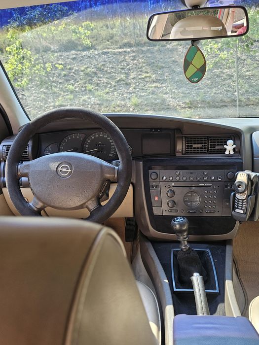 Opel Omega B Caravan 3.0 V6 – Caixa Manual & RWD (Edition 2000)