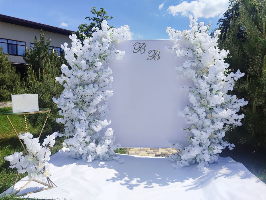 Оформлення весілля, дитячого свята, весільна арка, президіум,