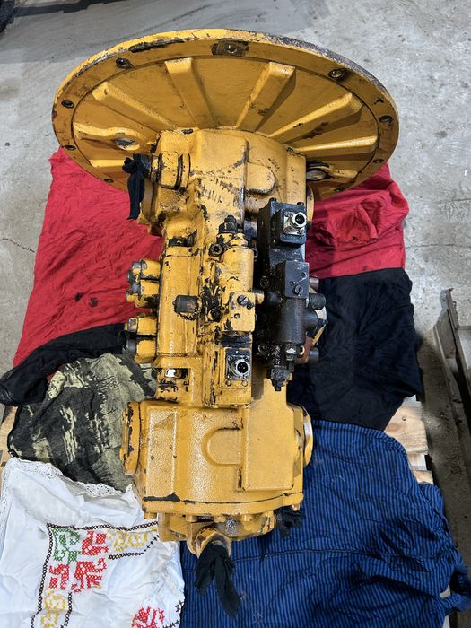 Liebherr A902 R902 pompa hydrauliczna LPVD075