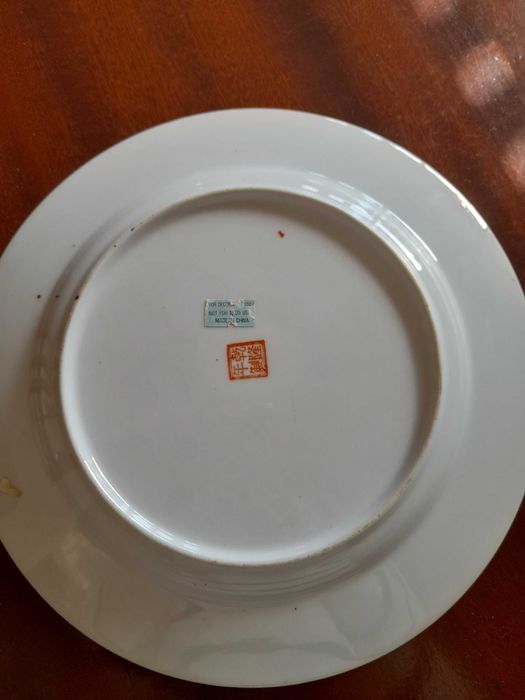 Prato oriental com decorações Família Rosa