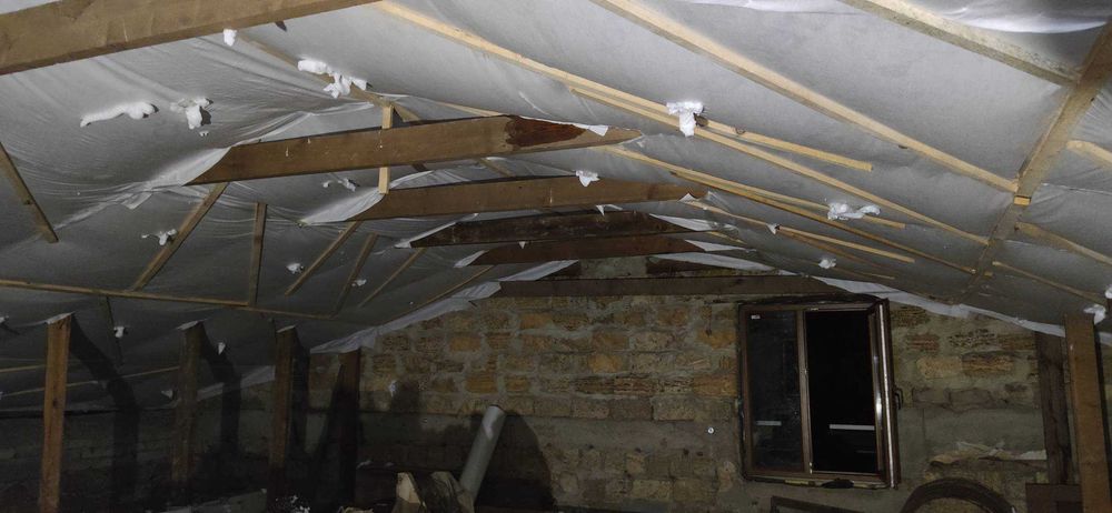 Утеплення повітряного прошарку Будинків, Покрівлі рідким пінопластом