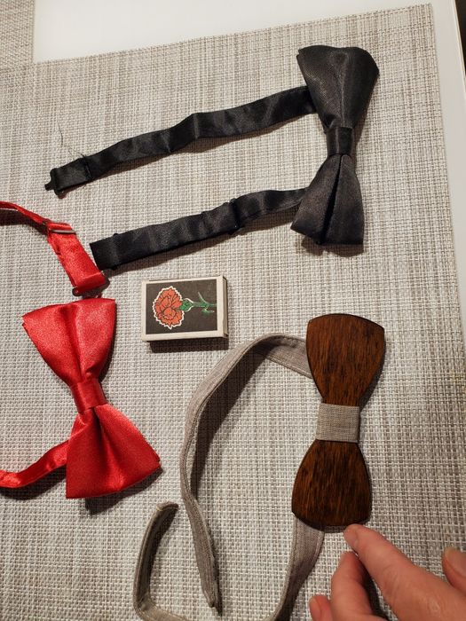 Мелочевка- свечи для торта, игрушки, бабочки, украшения, крючек